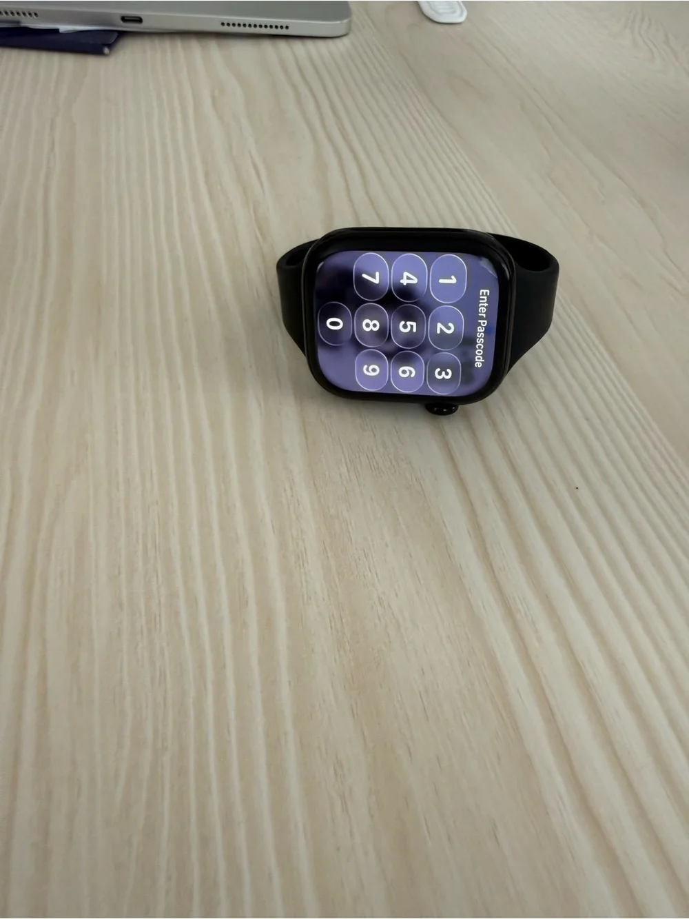 Apple Watch Series 10 GPS + Cellular 42mm (black aluminum)